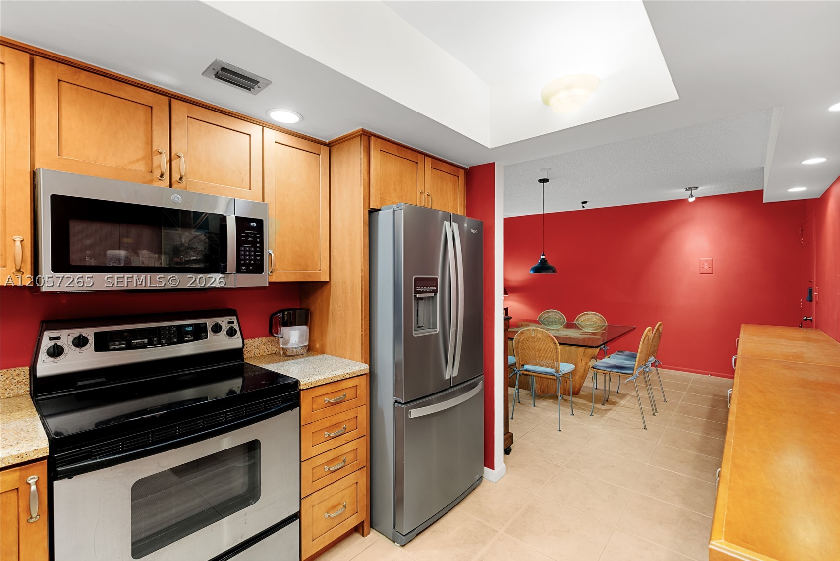 THE SHORES CONDO - Residential