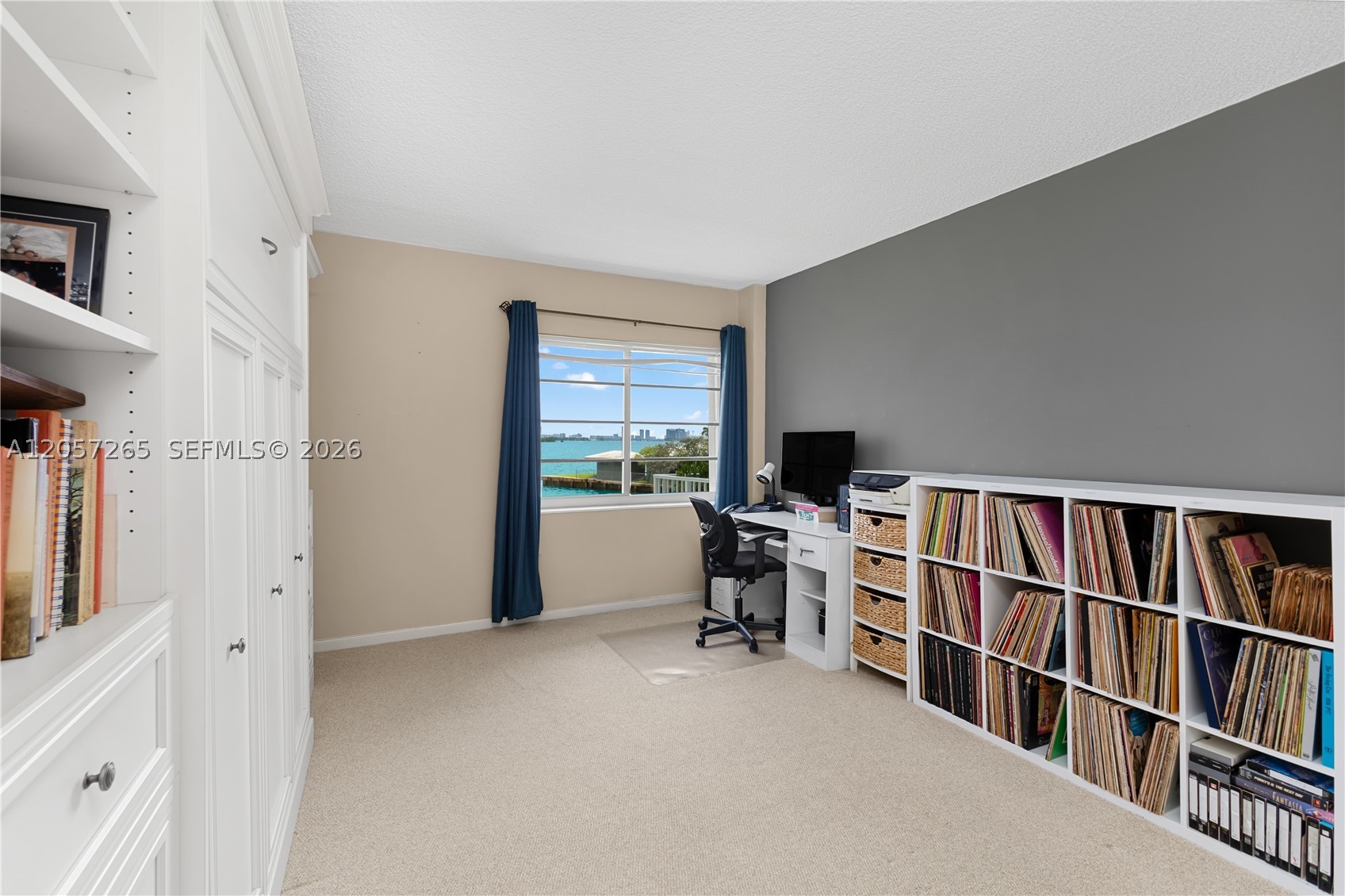 THE SHORES CONDO - Residential
