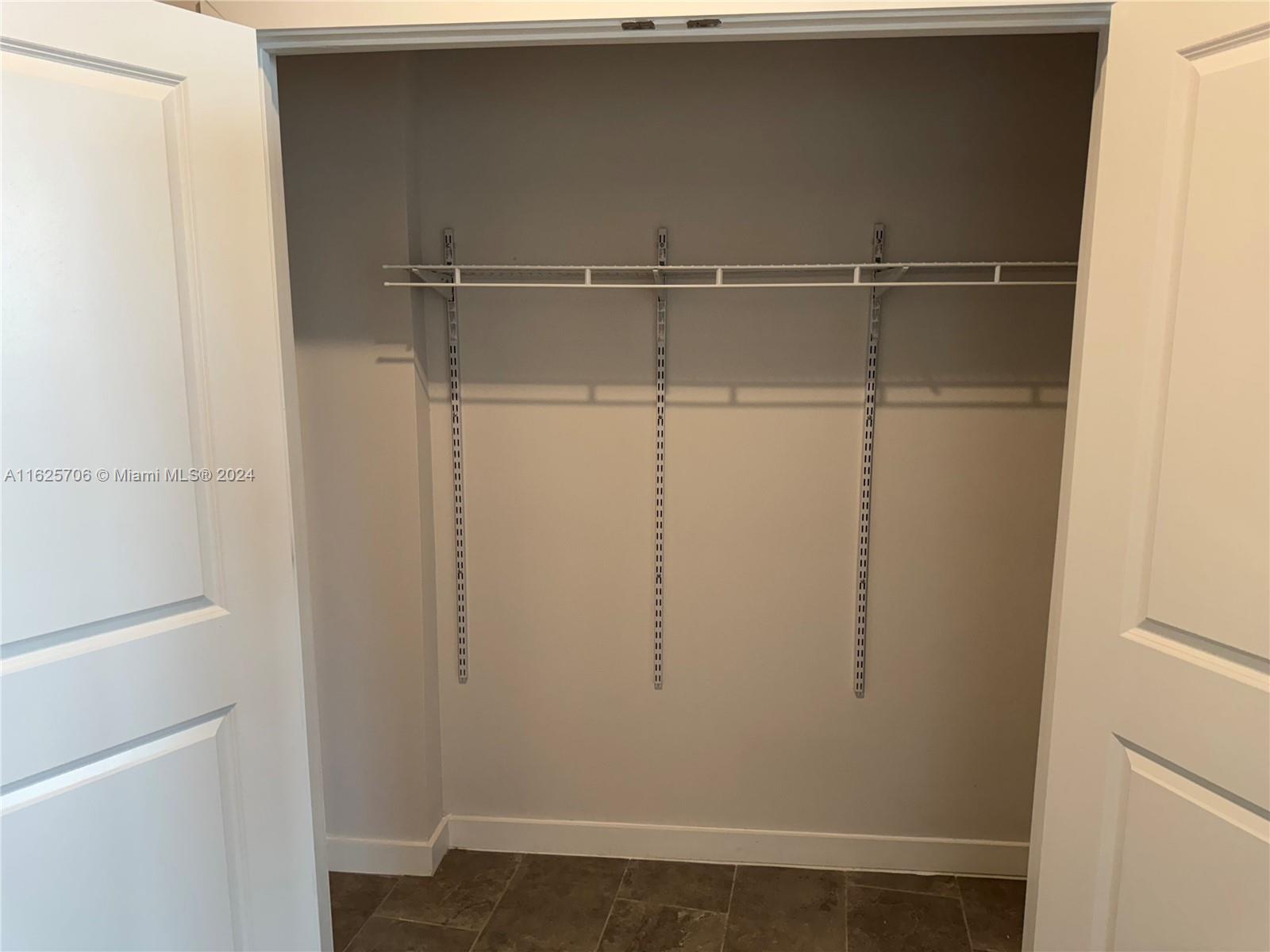 2275 W STATE ROAD 84 PLAT - Residential Lease