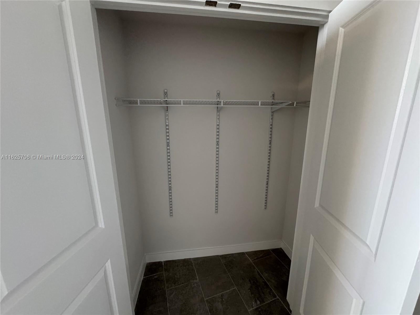 2275 W STATE ROAD 84 PLAT - Residential Lease