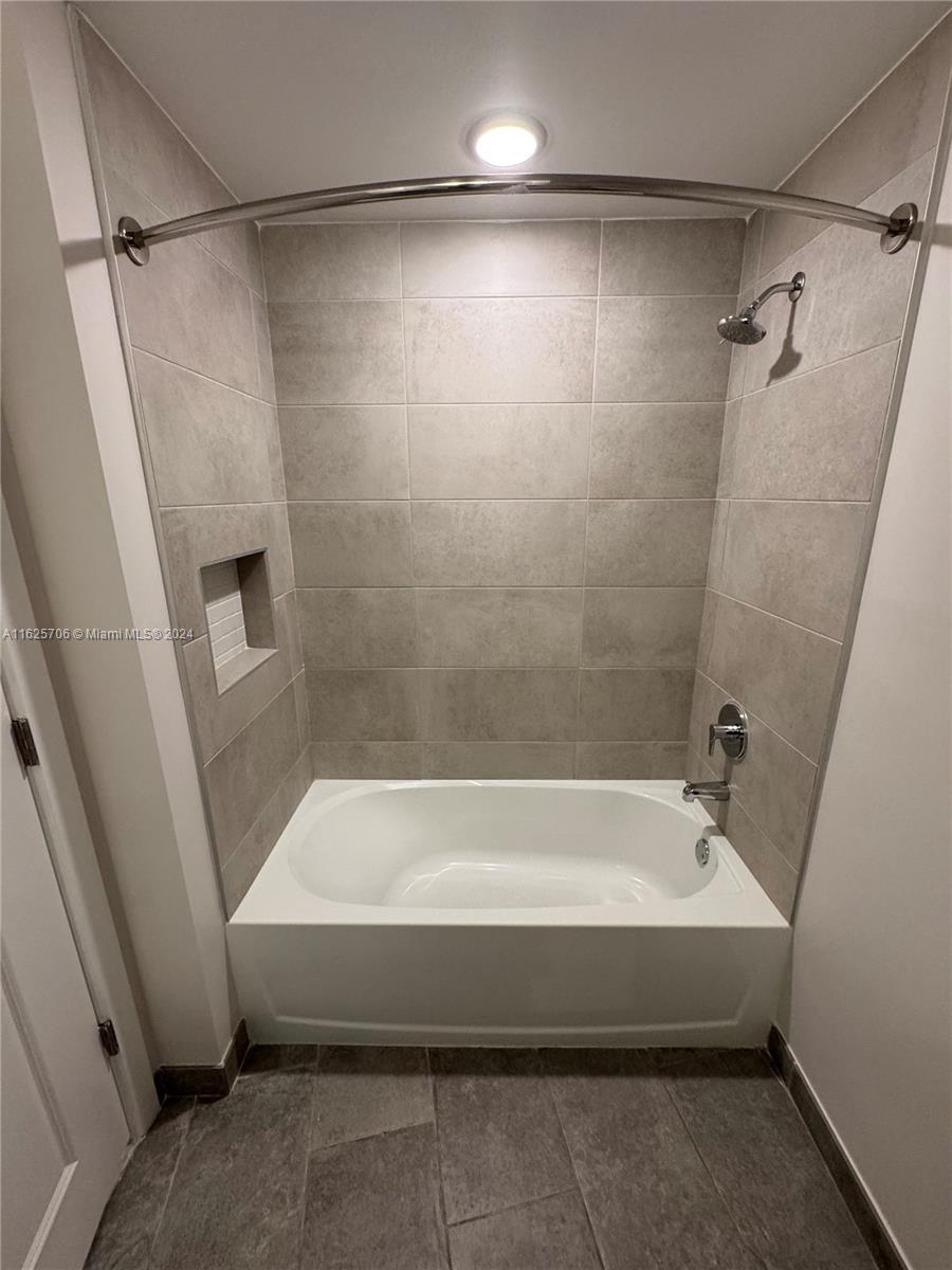 2275 W STATE ROAD 84 PLAT - Residential Lease