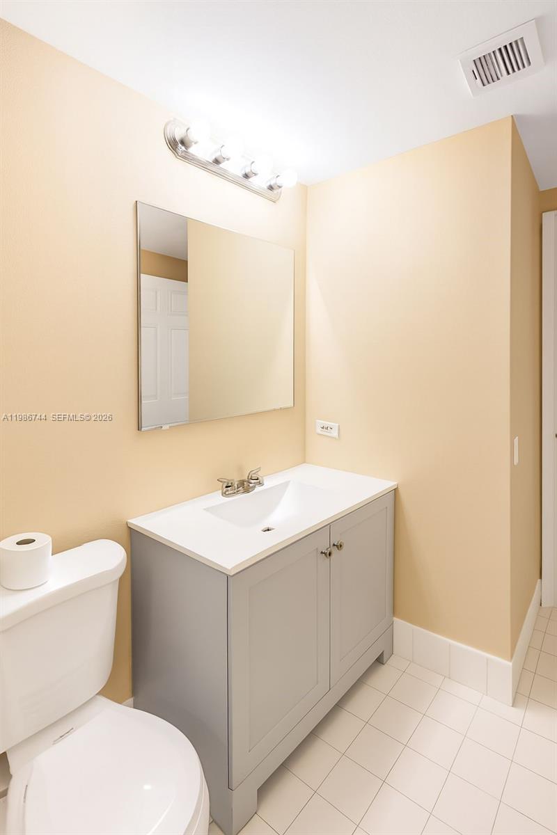 PORTO BELLAGIO CONDO - Residential
