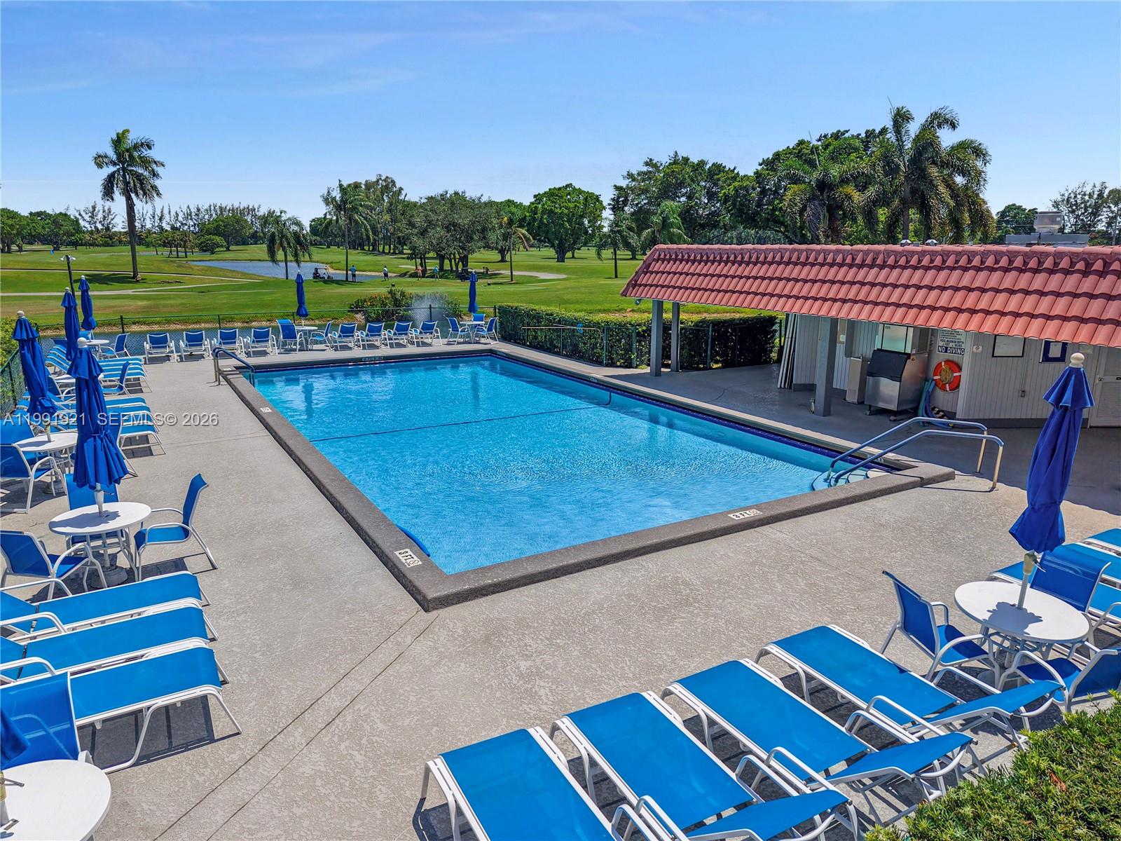 HOLLYBROOK GOLF AND - Residential