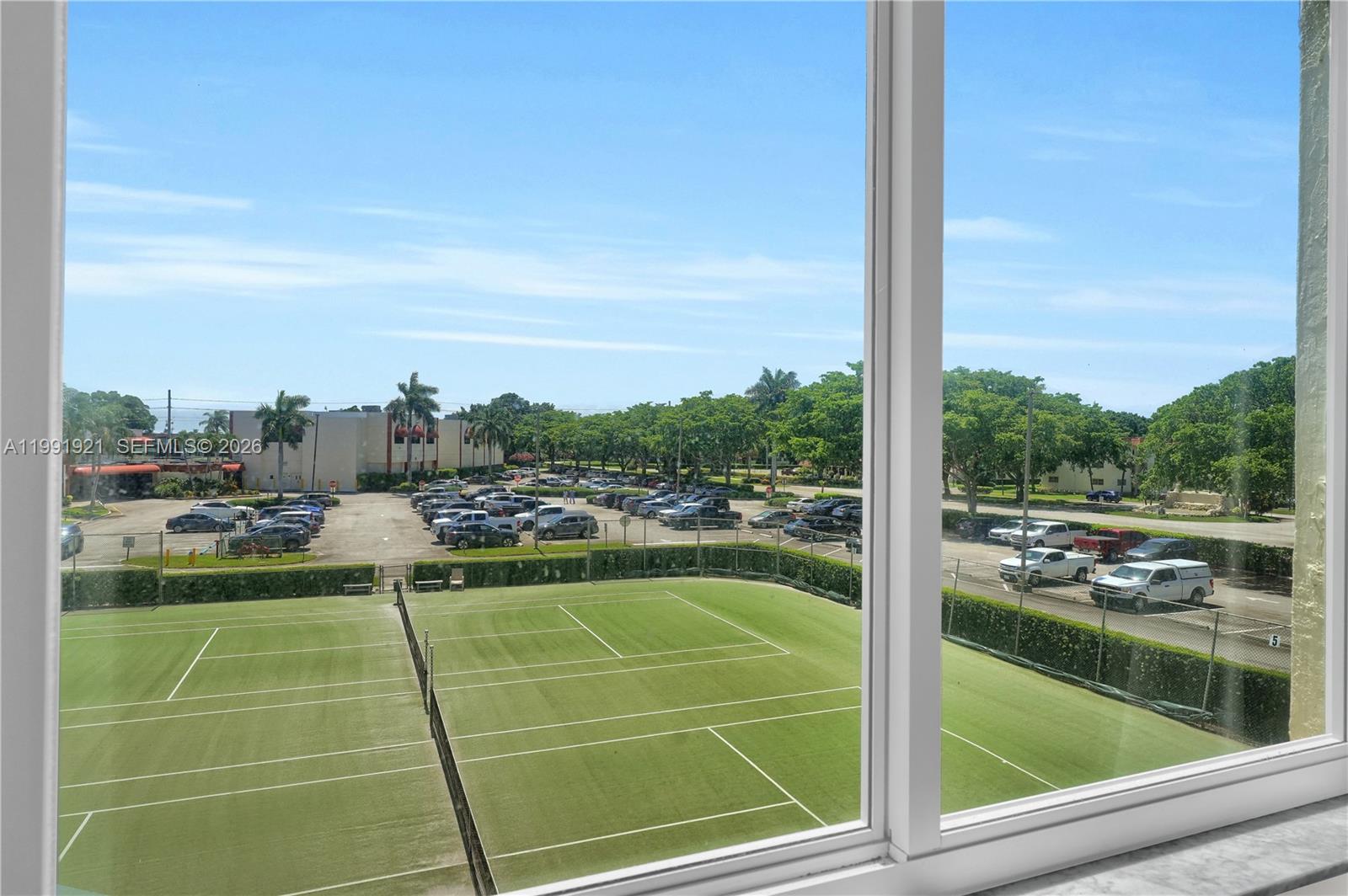 HOLLYBROOK GOLF AND - Residential