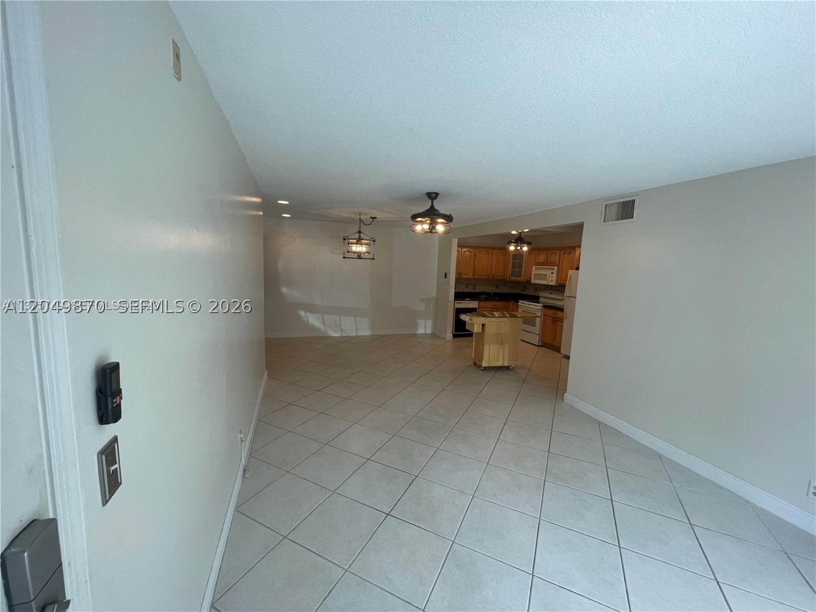 CYPRESS CLUB CONDO - Residential Lease