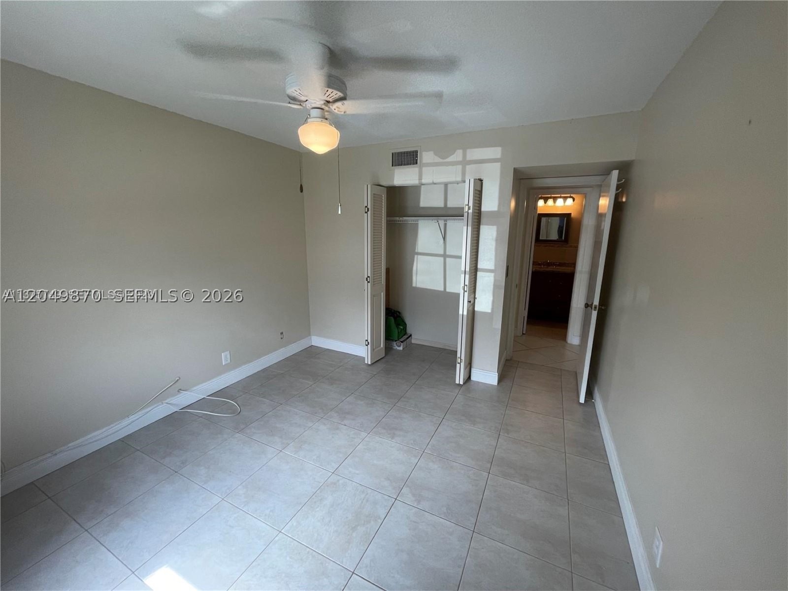 CYPRESS CLUB CONDO - Residential Lease