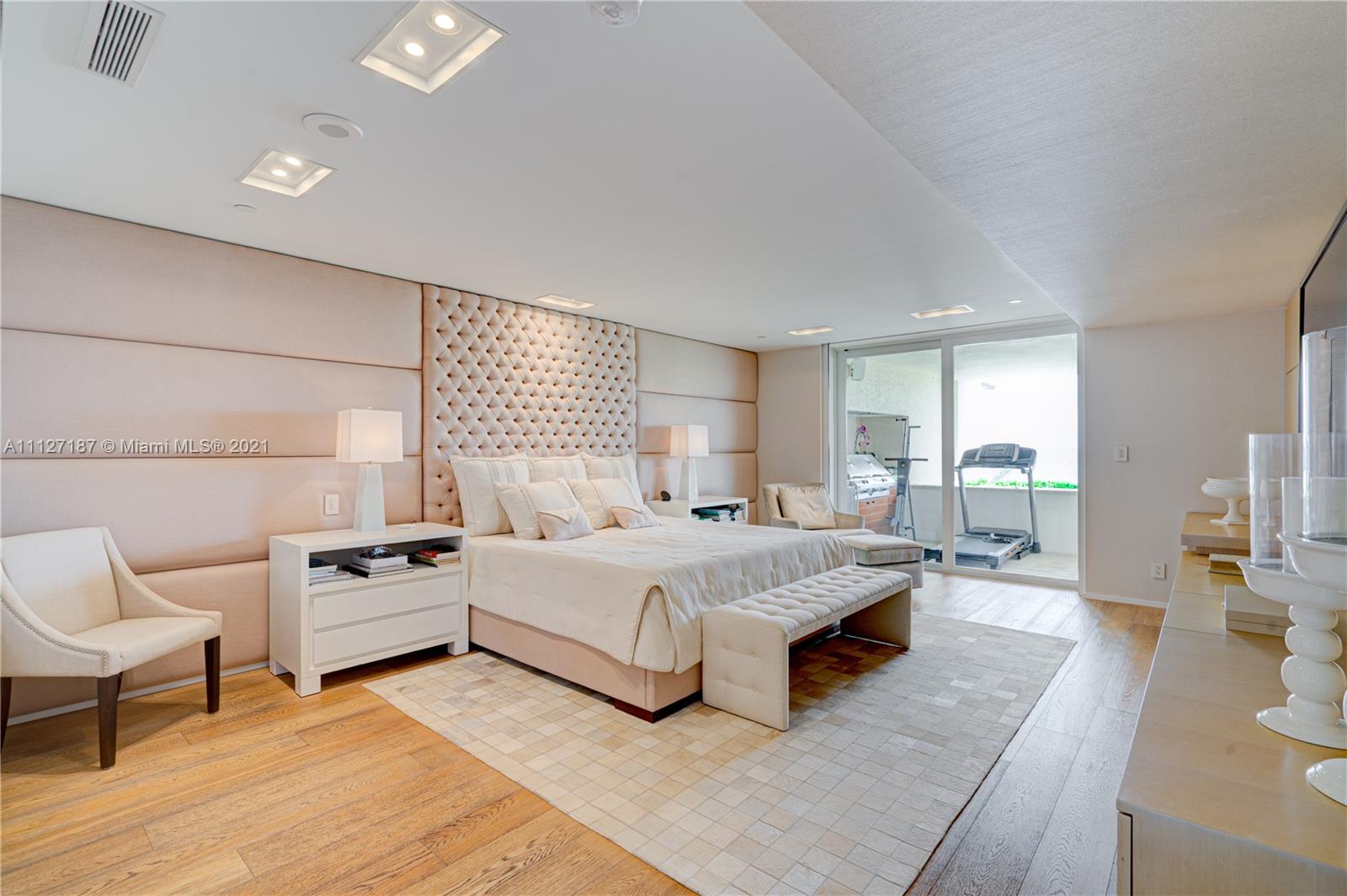 RESIDENCES AT VIZCAYA CON - Residential