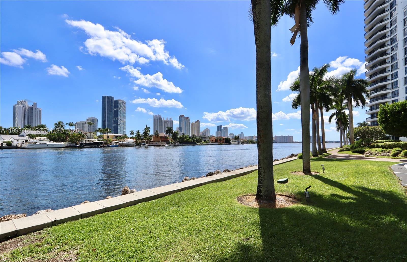 MYSTIC POINTE TOWER 500 C - Residential