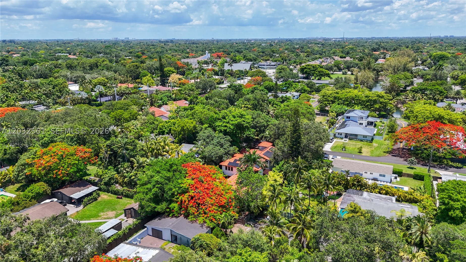 LUDLUM PLAZA - Residential