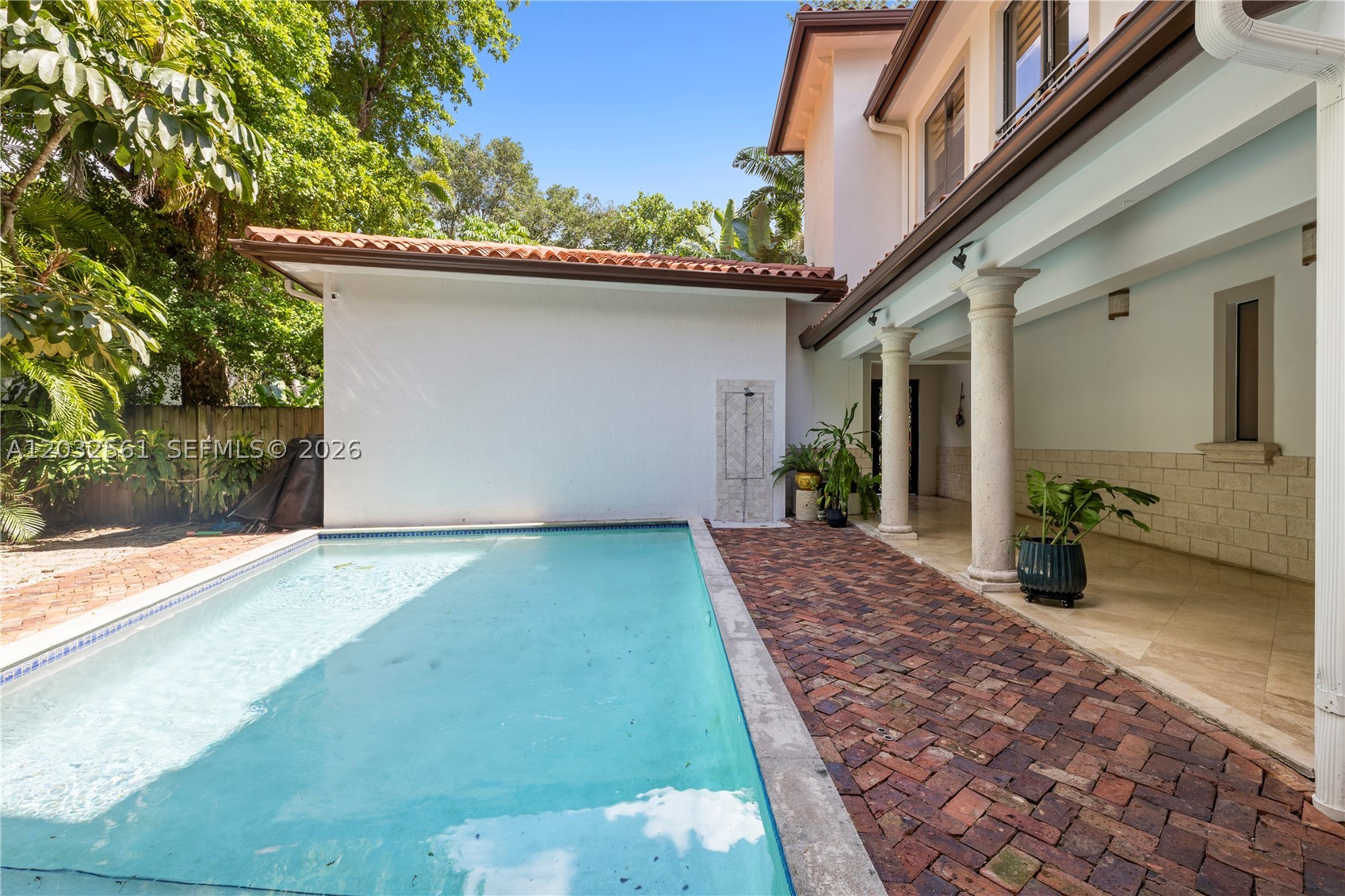LUDLUM PLAZA - Residential
