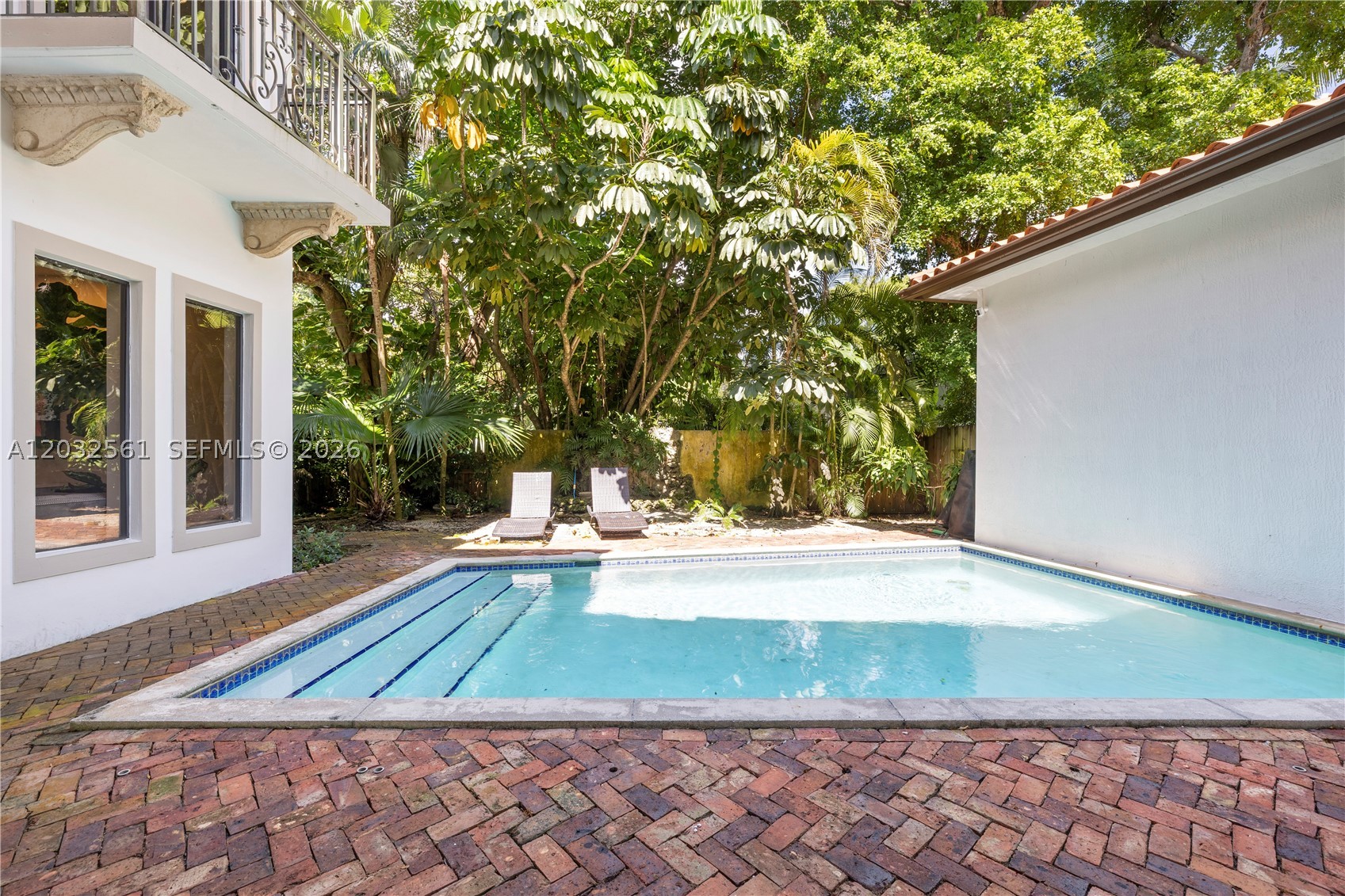 LUDLUM PLAZA - Residential