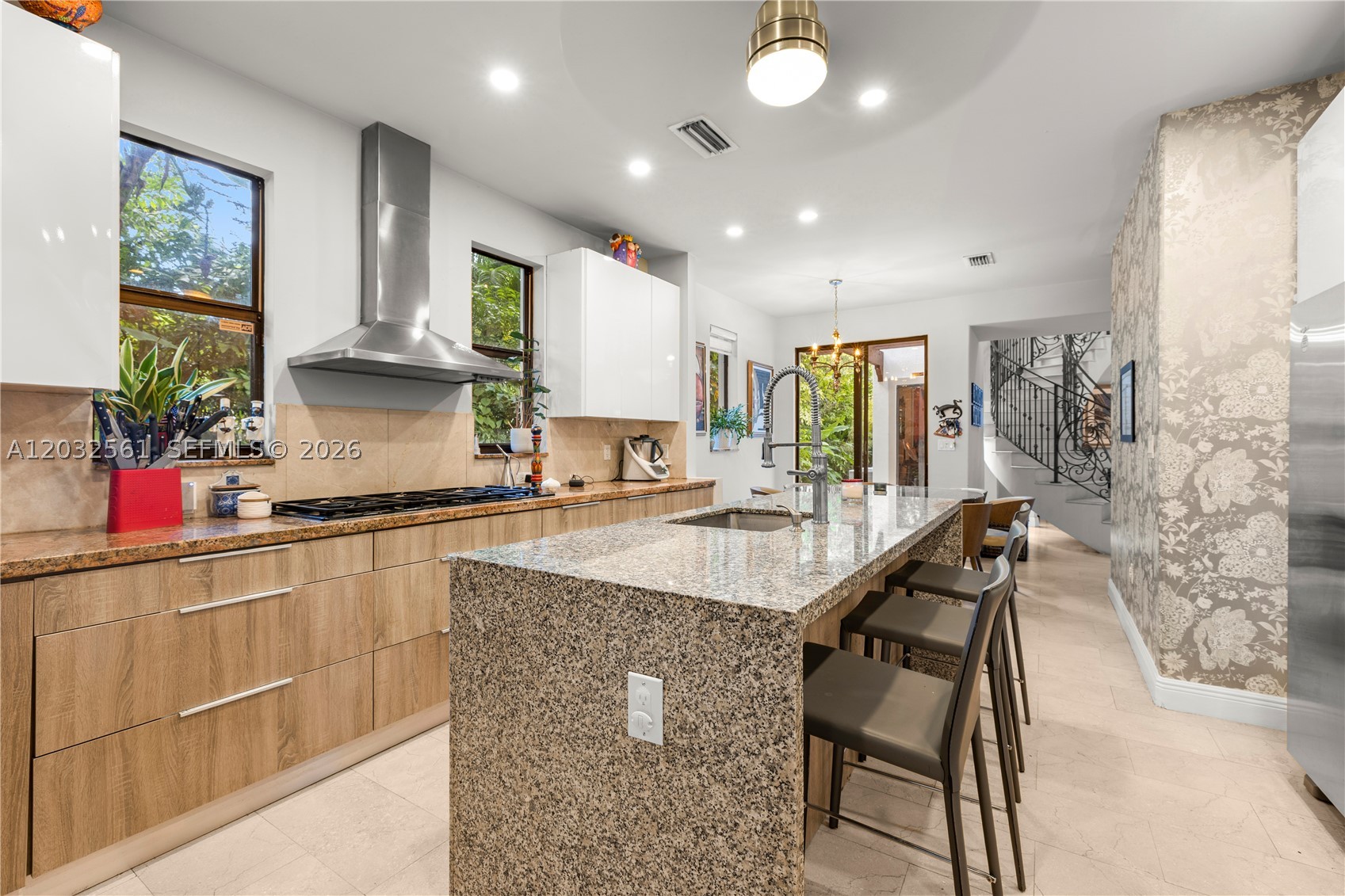 LUDLUM PLAZA - Residential