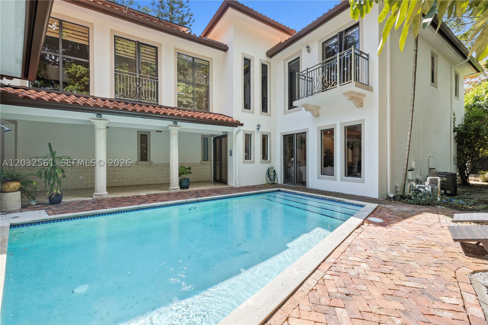 LUDLUM PLAZA - Residential