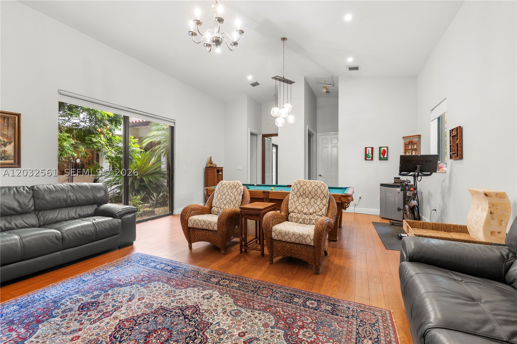 LUDLUM PLAZA - Residential