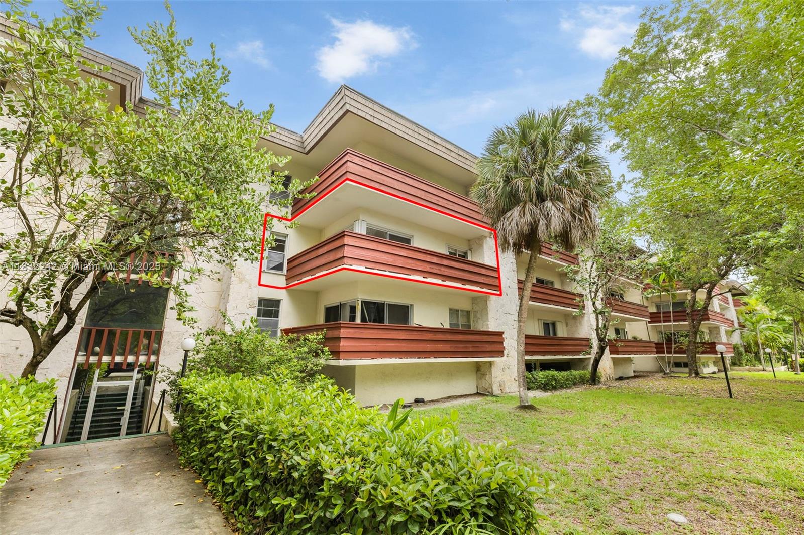 VILLA CAPRI CONDO - Residential