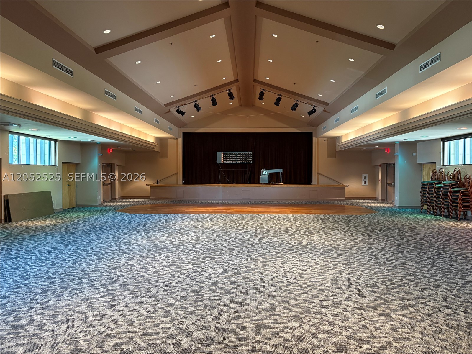 ORIOLE GARDENS 6 CONDO - Residential Lease