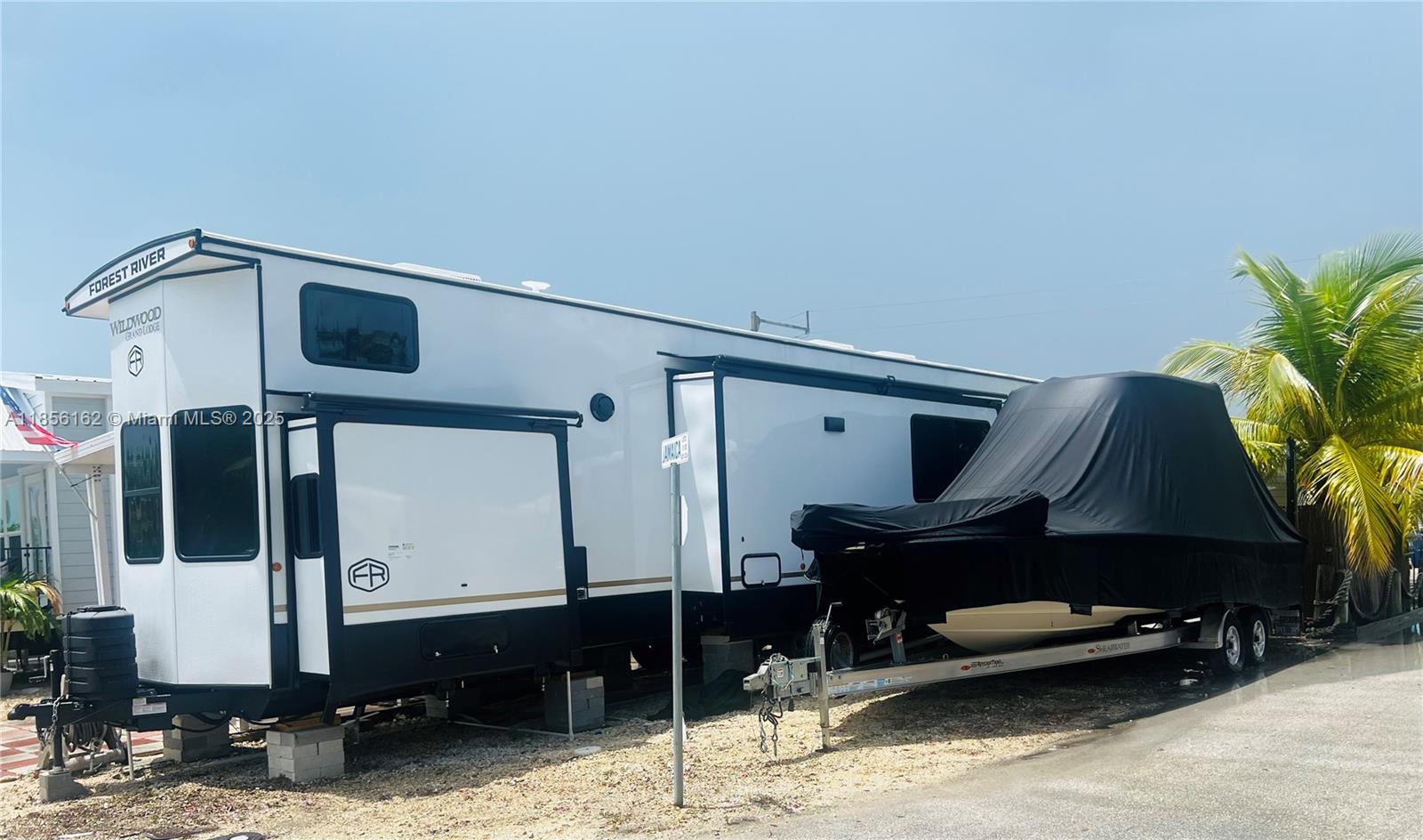 CALUSA CAMPGROUND - Residential