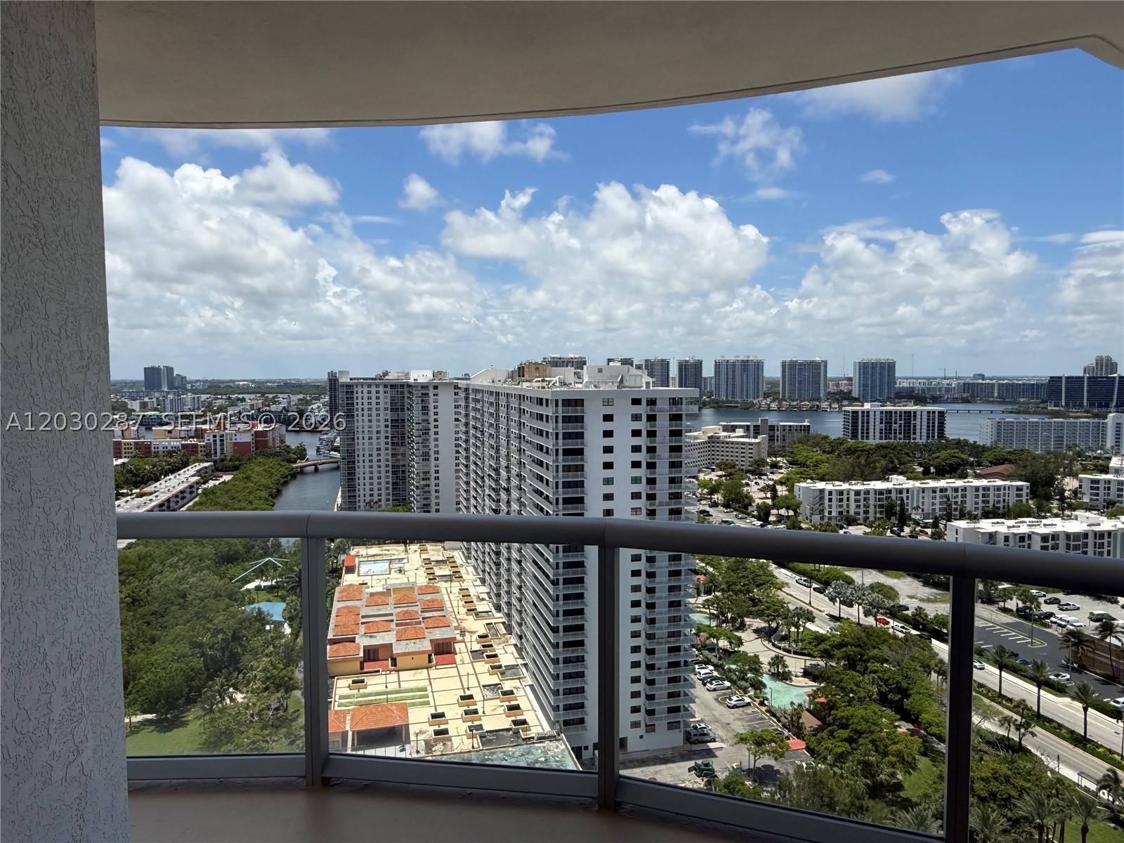 SOLE CONDO - Residential