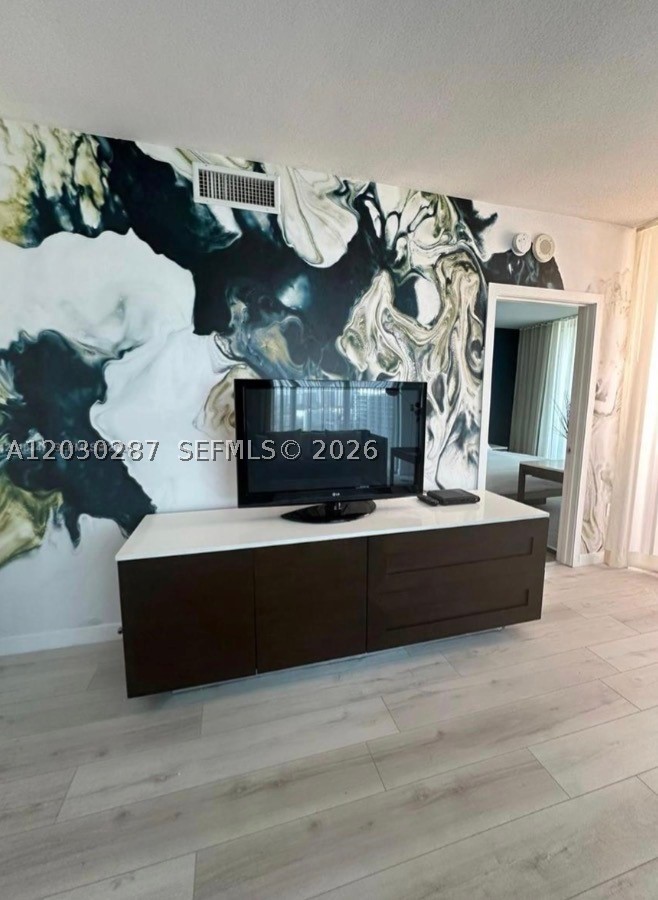 SOLE CONDO - Residential