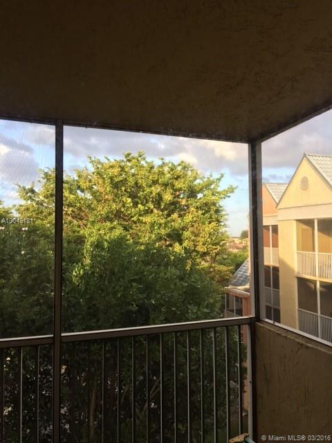 Beautiful apartment, excellent pool view, 2 bed, 2 bath, freshly painted, washer and dryer inside, amenities: pool, gym, tennis, racquetball, great schools.