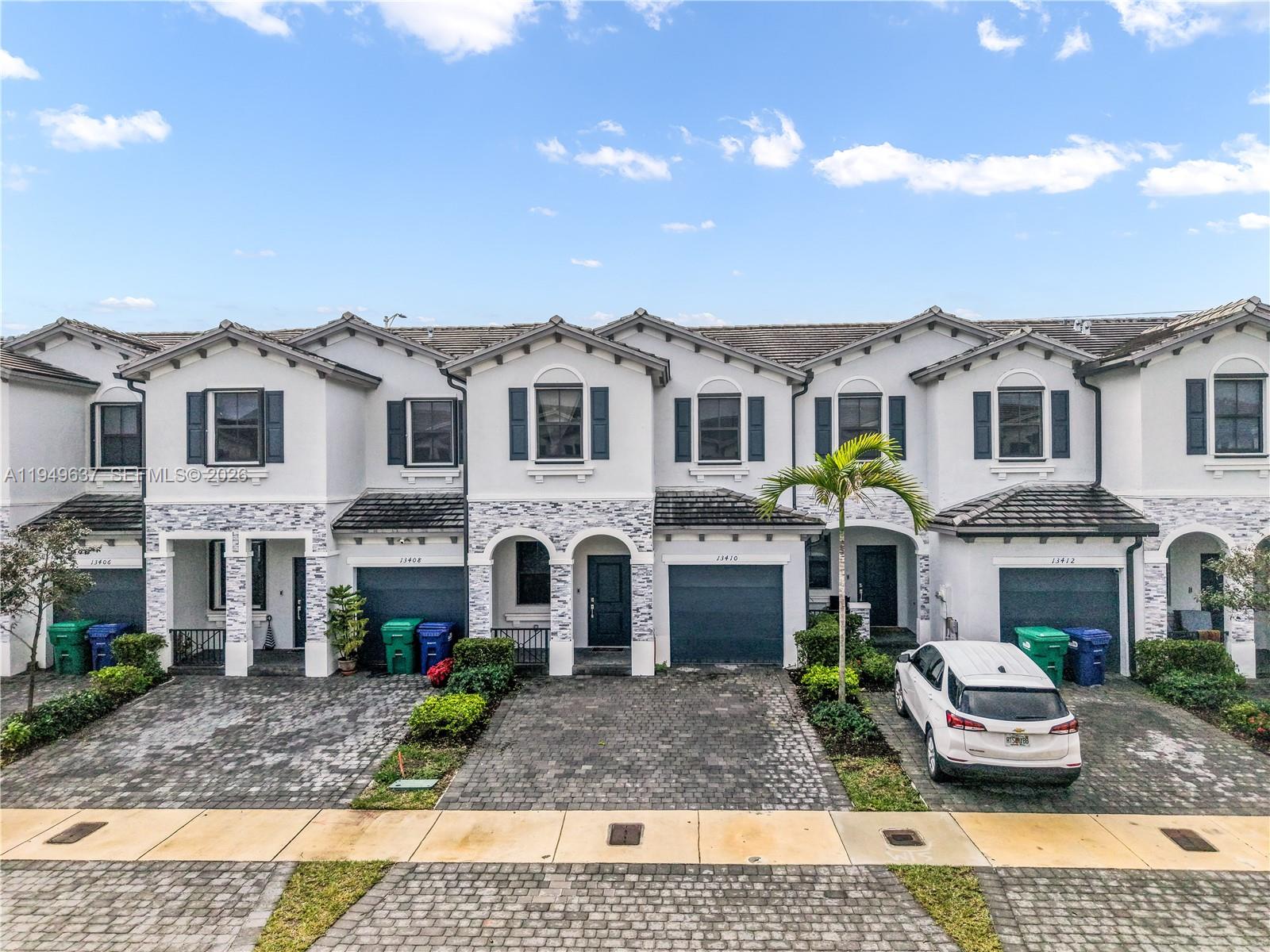 PINE ISLE - Residential