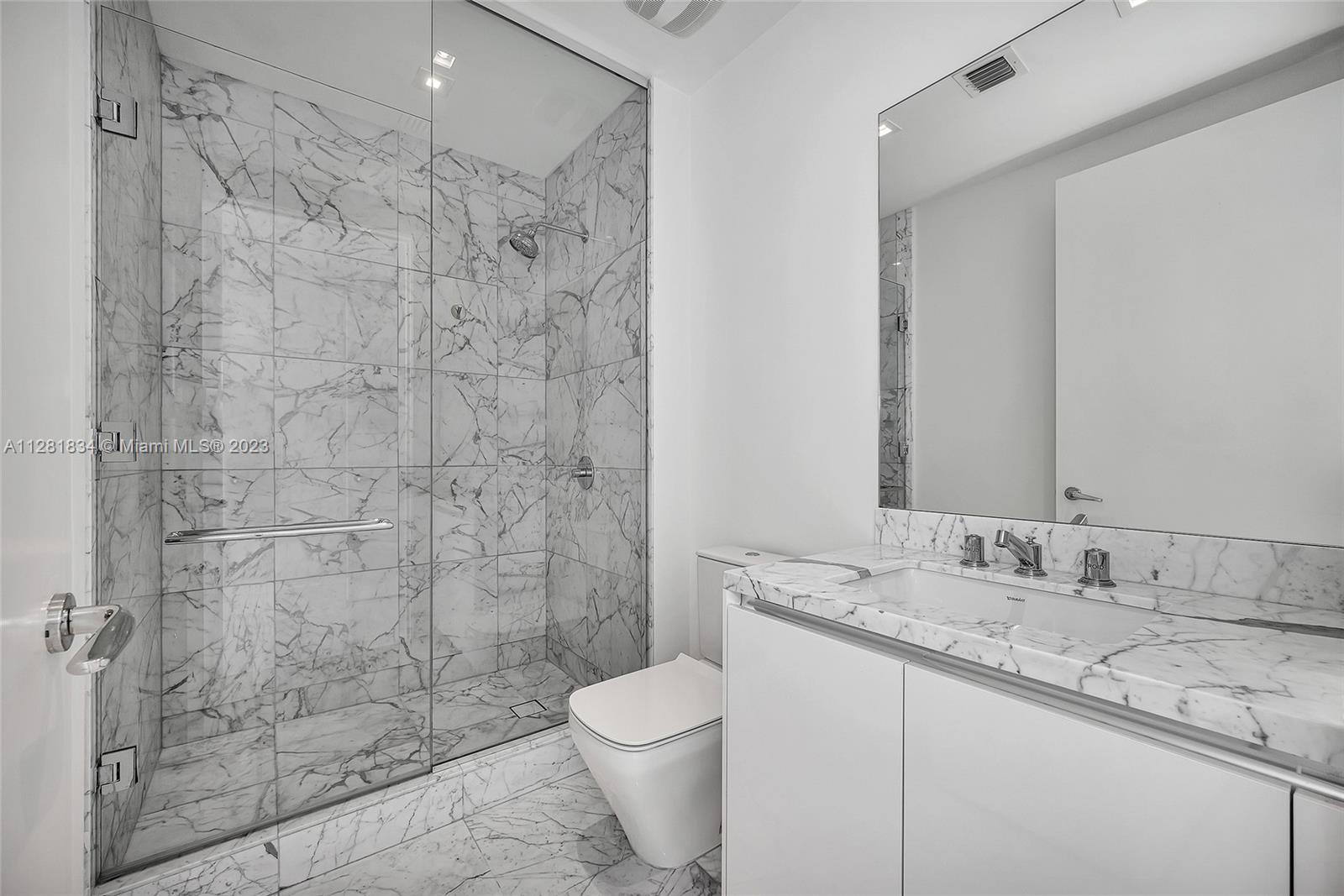 JADE SIGNATURE CONDO - Residential