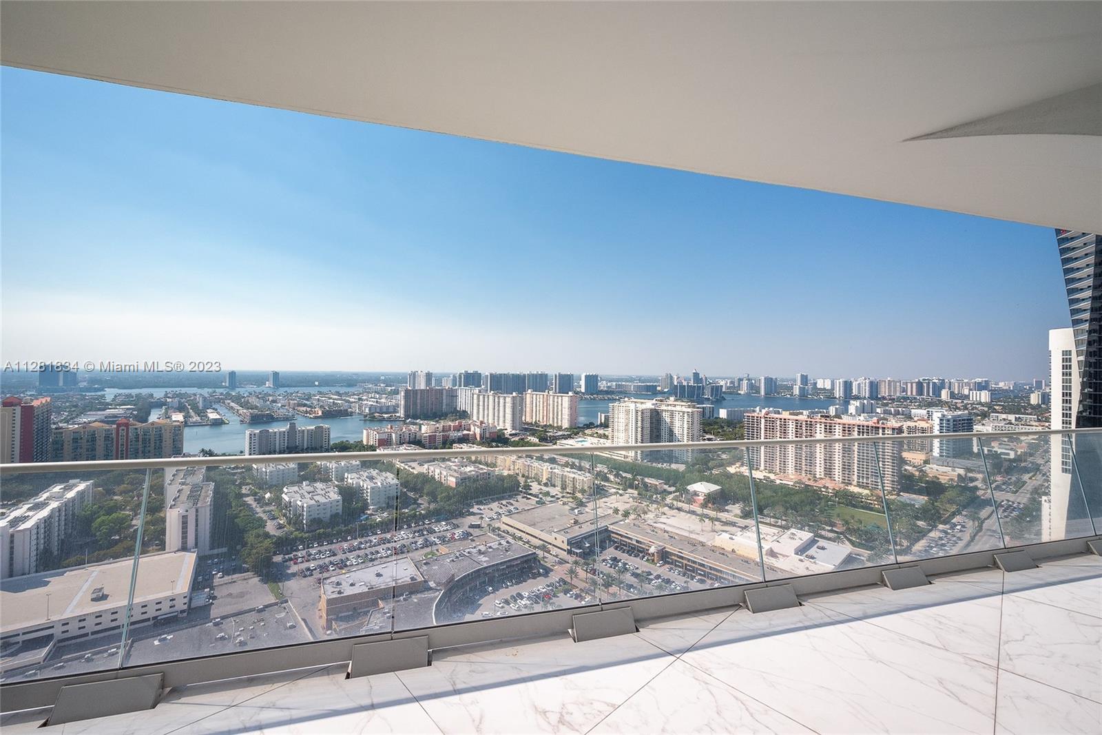 JADE SIGNATURE CONDO - Residential