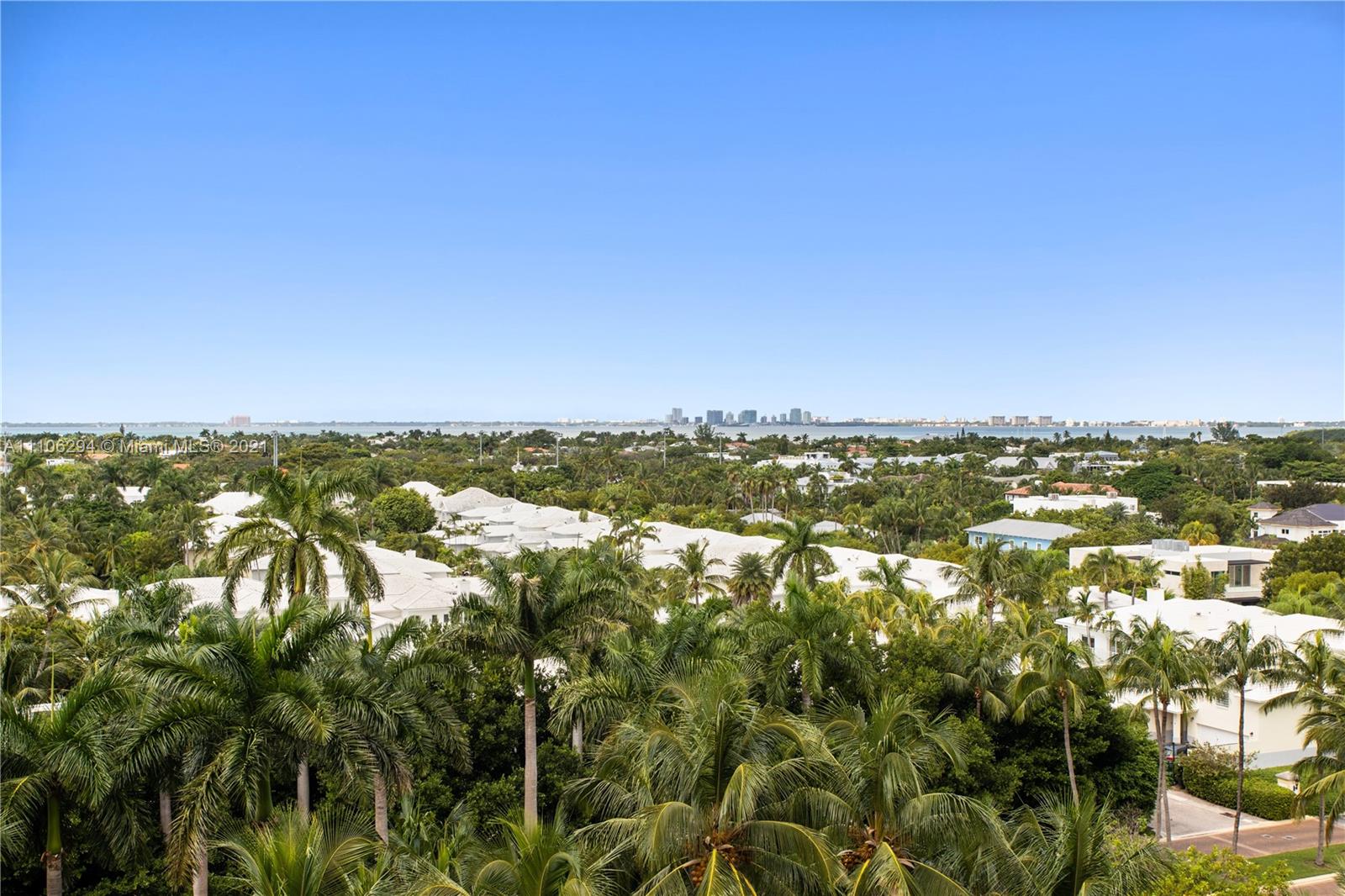 Enjoy sunsets and bay views from this oversized 2/3 + large den in one of Key Biscayne's exclusive oceanfront resort complexes. This sumptuous unit offers a spacious terrace, generous closets, marble floors in living, dining and kitchen and carpet in the bedrooms. With top-of-the line recently remodeled common areas, no expenses-spared amenities, including private elevator access, beach and pool service, gym, concierge service, valet and 24-hr. security, this unit is not to be missed. 
Tenant required to pay $3000 security deposit to Association.
24-hour notice required for showings.