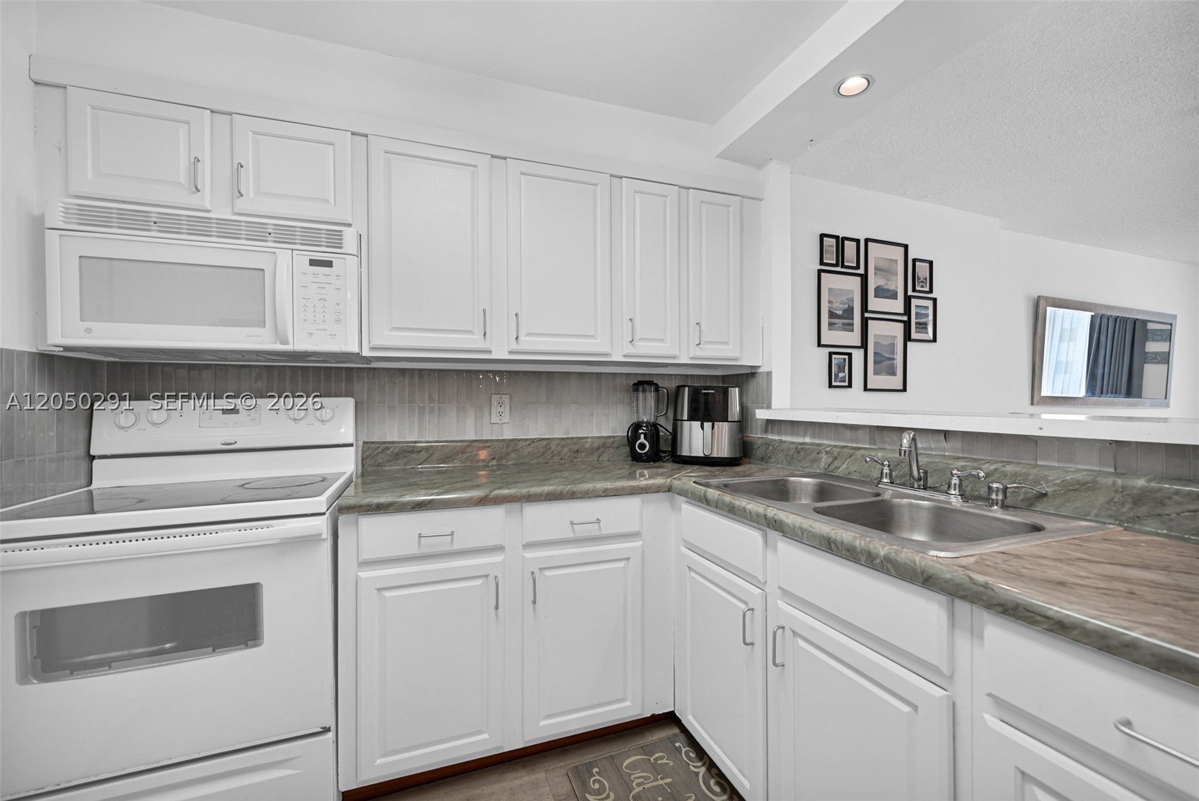 OCEAN POINT CONDO - Residential Lease