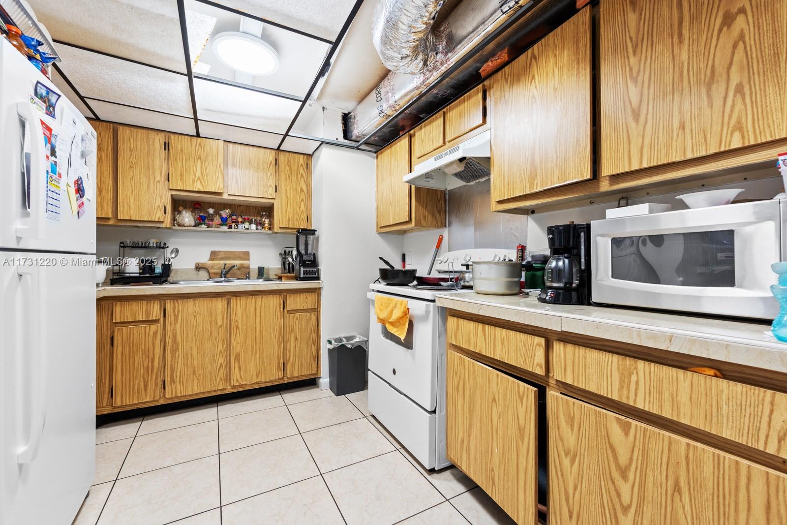 LAKEVIEW ESTATES CONDO - Residential