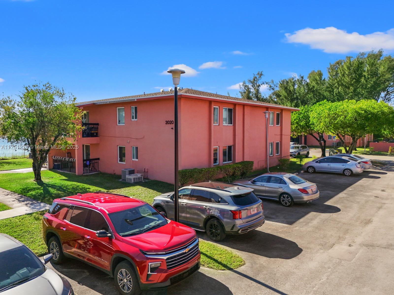 LAKEVIEW ESTATES CONDO - Residential