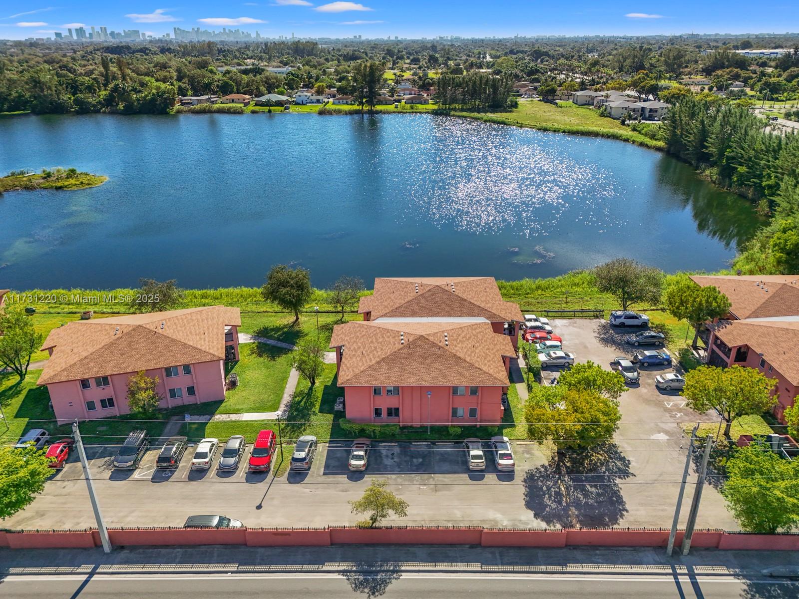 LAKEVIEW ESTATES CONDO - Residential