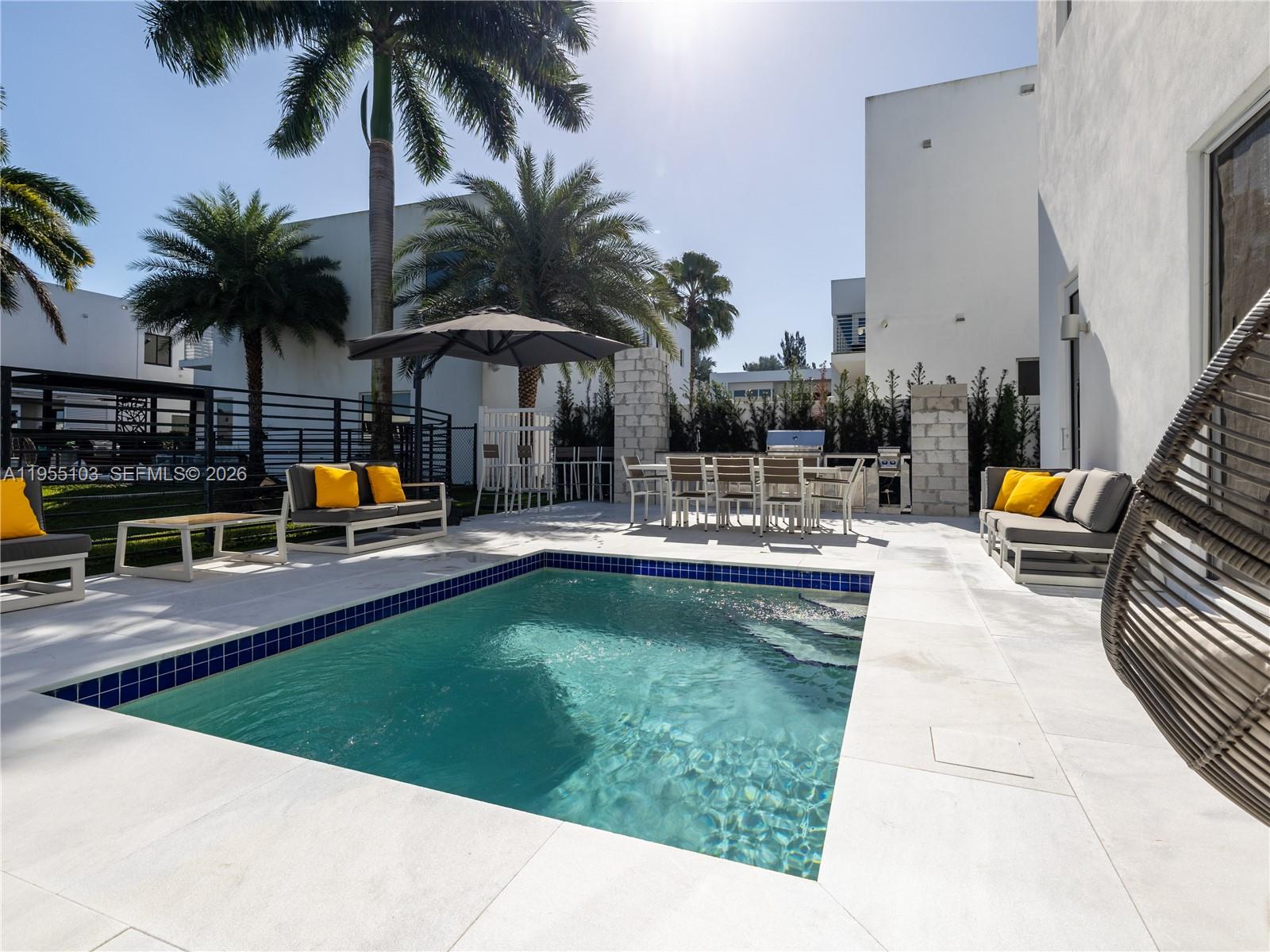 DORAL COMMONS RESIDENTIAL - Residential