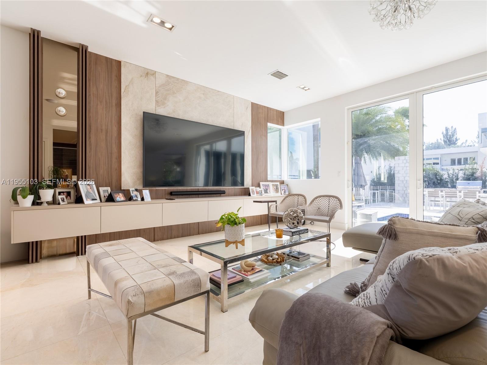 DORAL COMMONS RESIDENTIAL - Residential