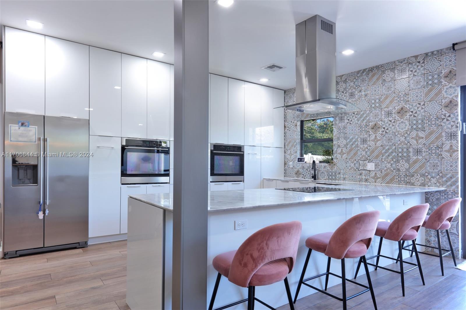 CHAMPION LAKES - Residential
