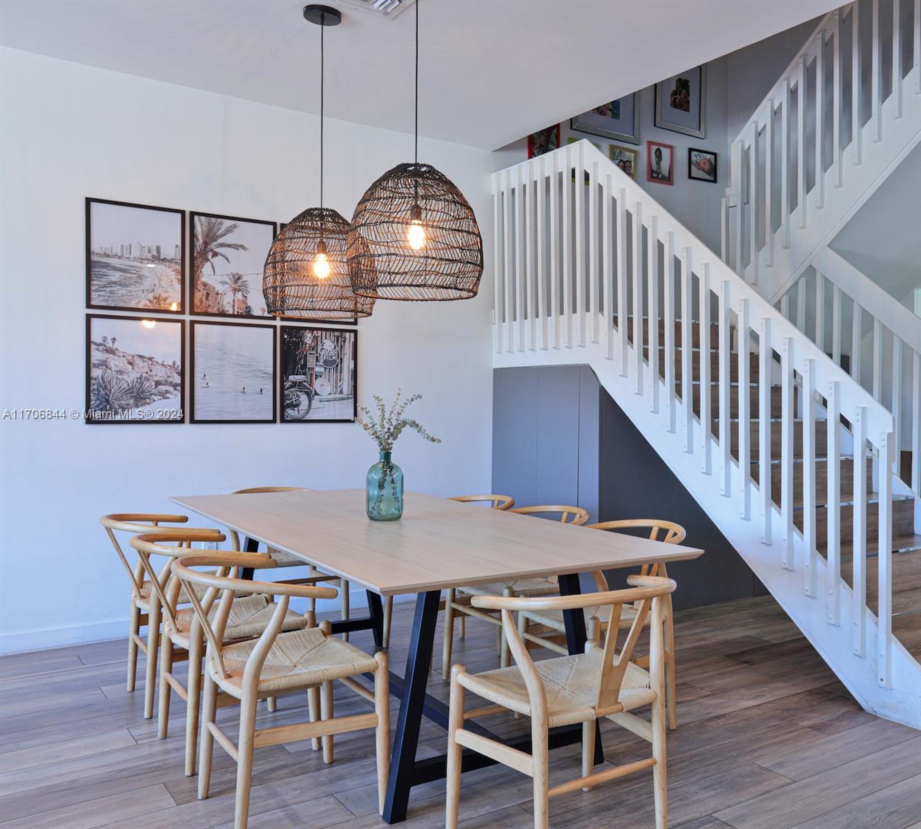 CHAMPION LAKES - Residential