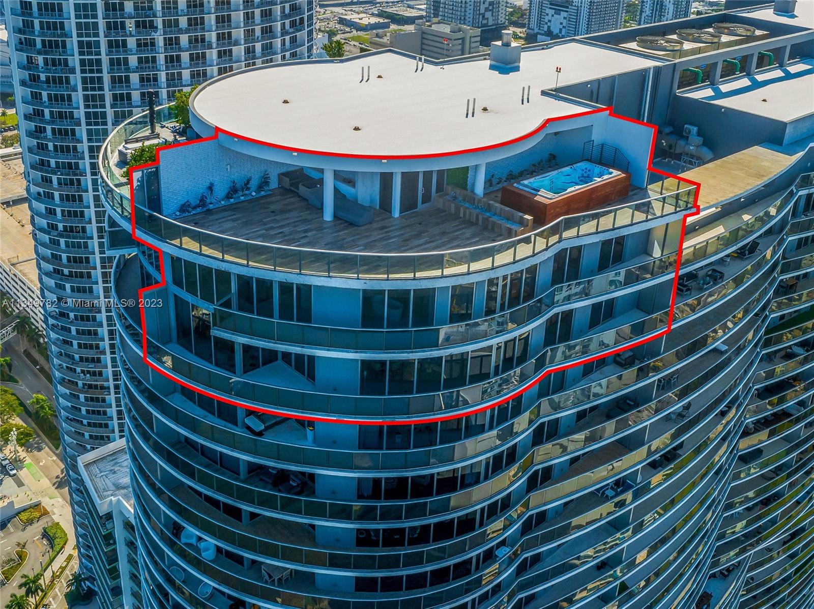 ARIA ON THE BAY - Residential