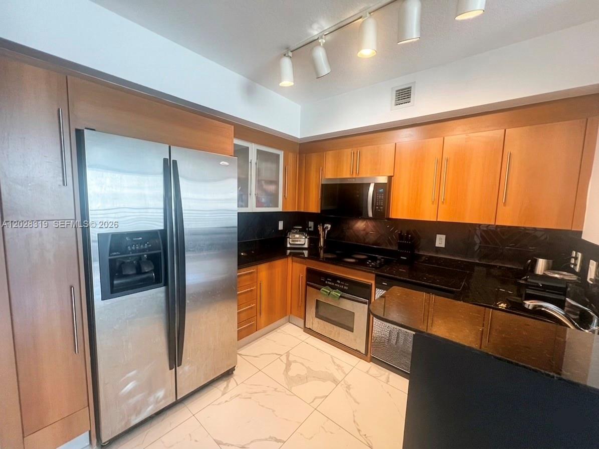 ONE MIAMI EAST CONDO - Residential Lease