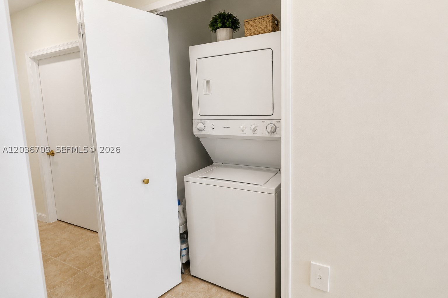 ELOQUENCE ON THE BAY CONDO - Residential