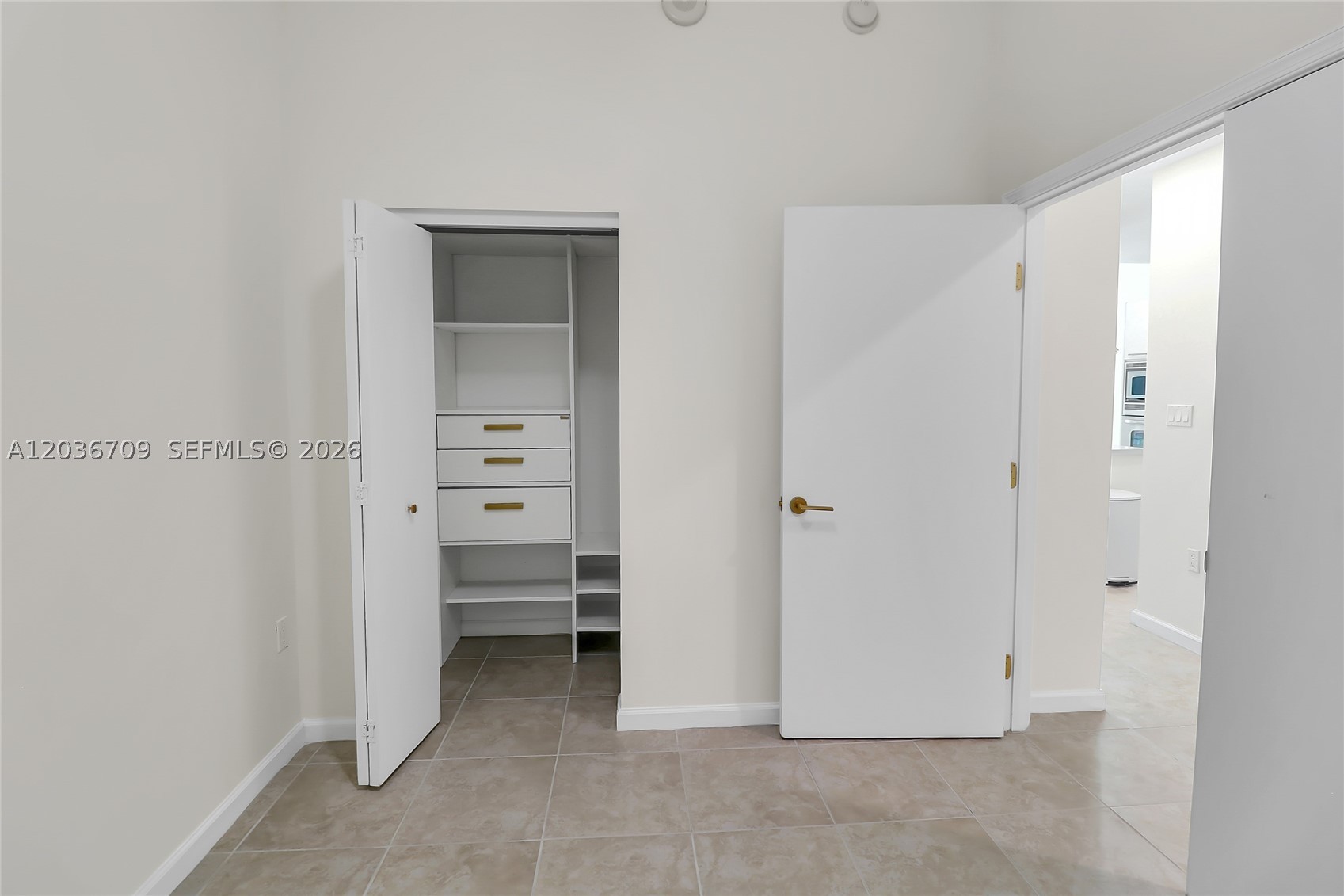 ELOQUENCE ON THE BAY CONDO - Residential