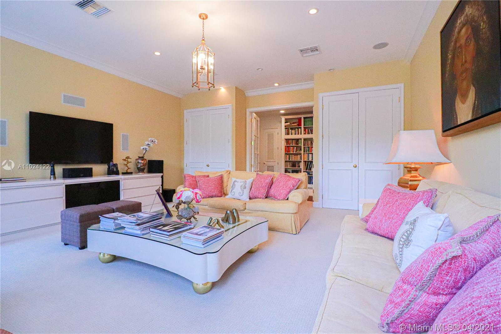 MARTIN SUBURBAN ACRES - Residential