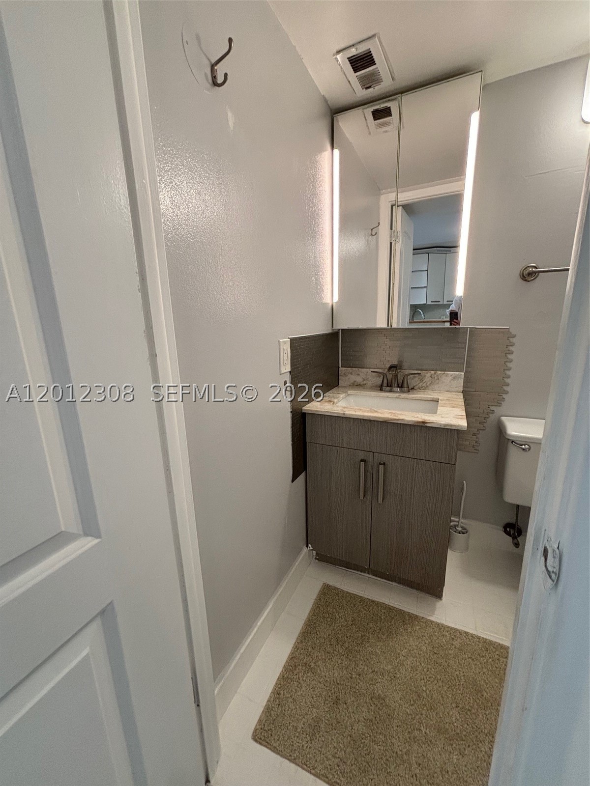 IMPERIAL TOWERS CONDO - Residential