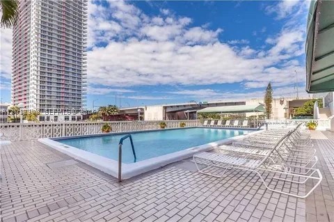 IMPERIAL TOWERS CONDO - Residential