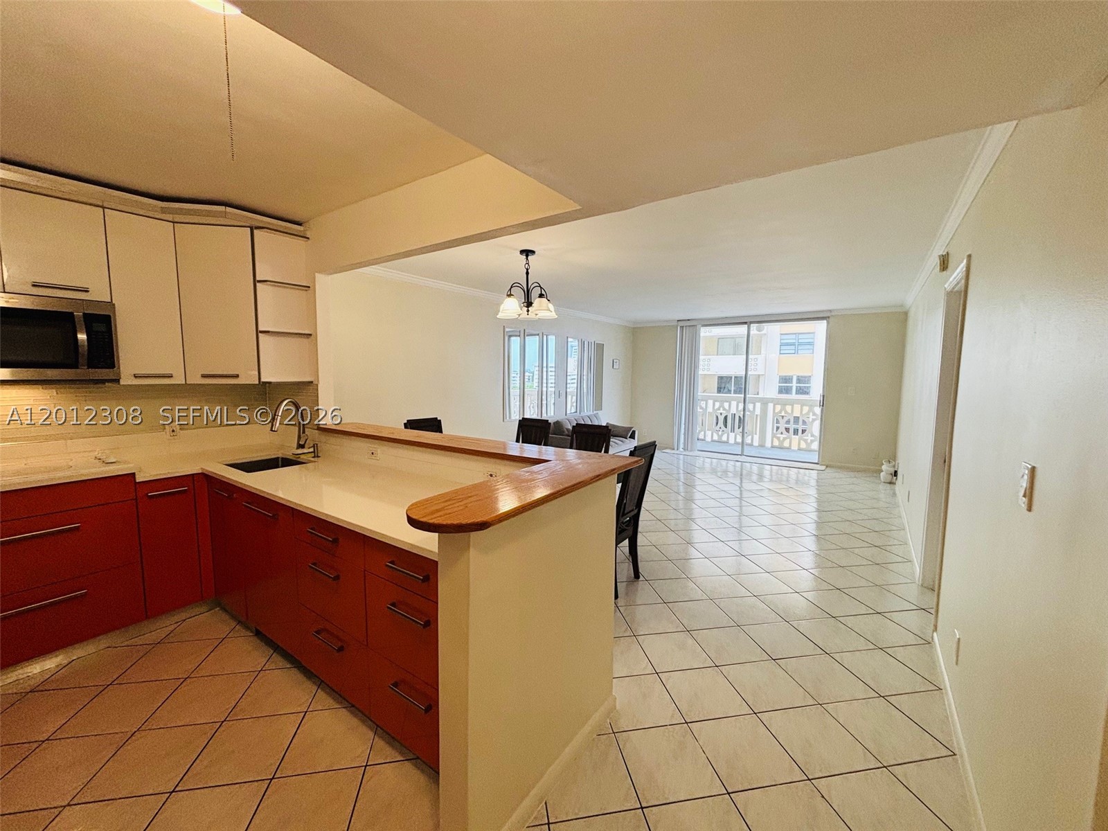 IMPERIAL TOWERS CONDO - Residential
