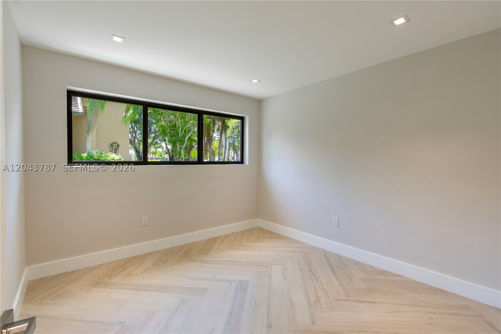 GARDEN GROVES - Residential