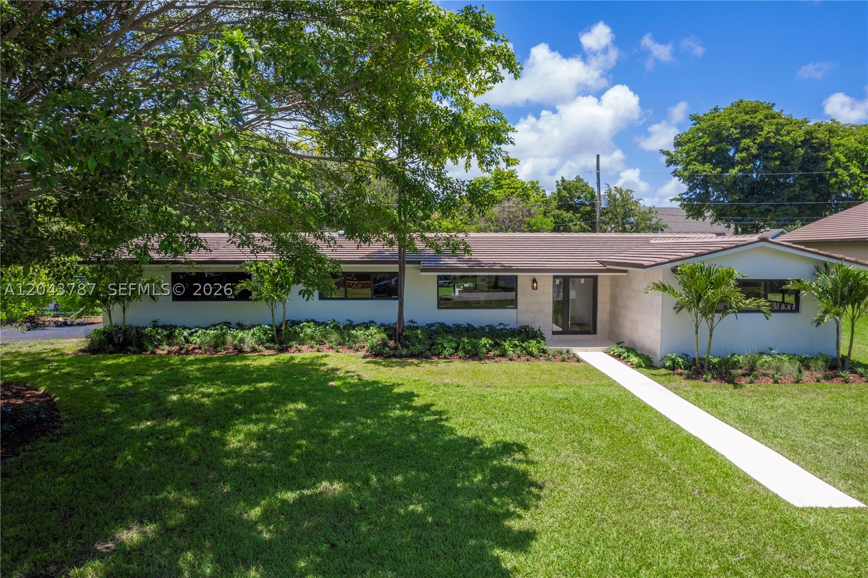 GARDEN GROVES - Residential