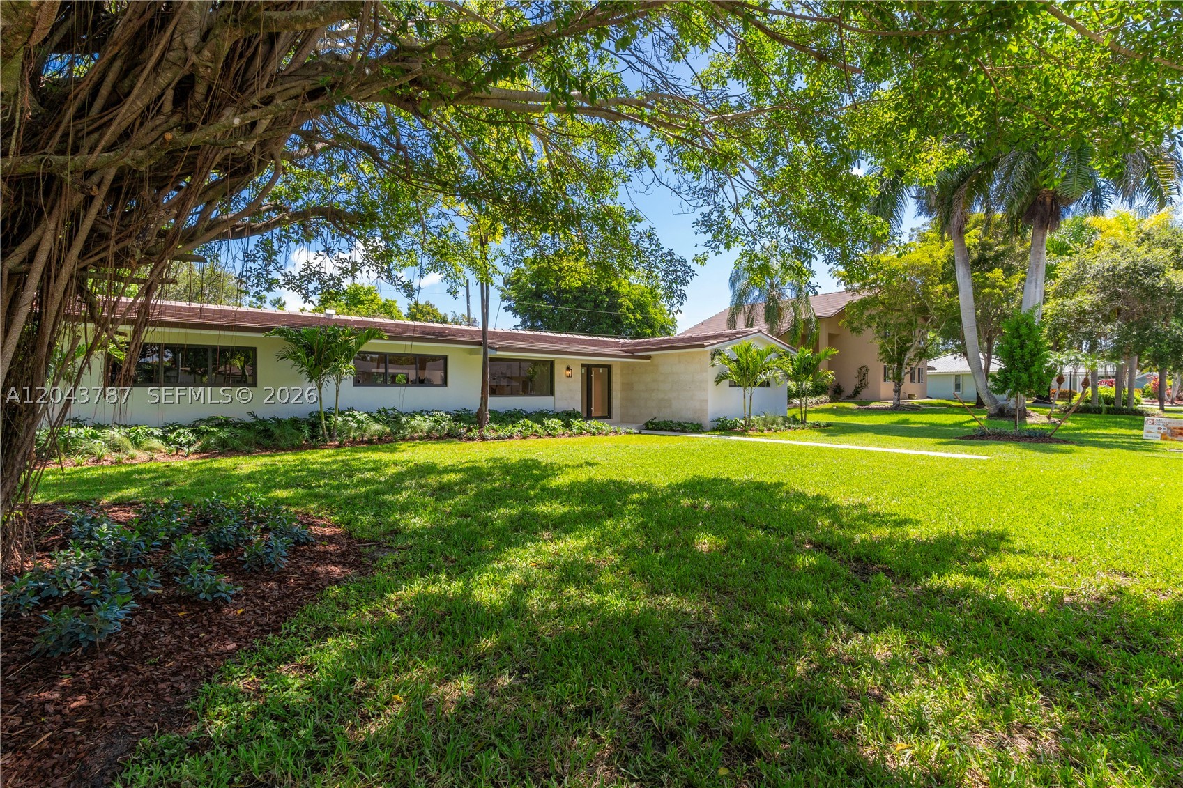 GARDEN GROVES - Residential