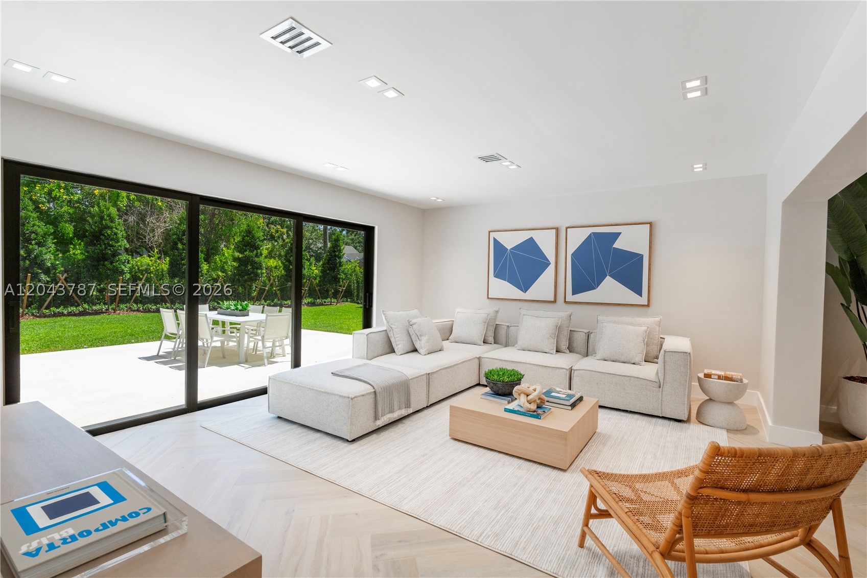 GARDEN GROVES - Residential