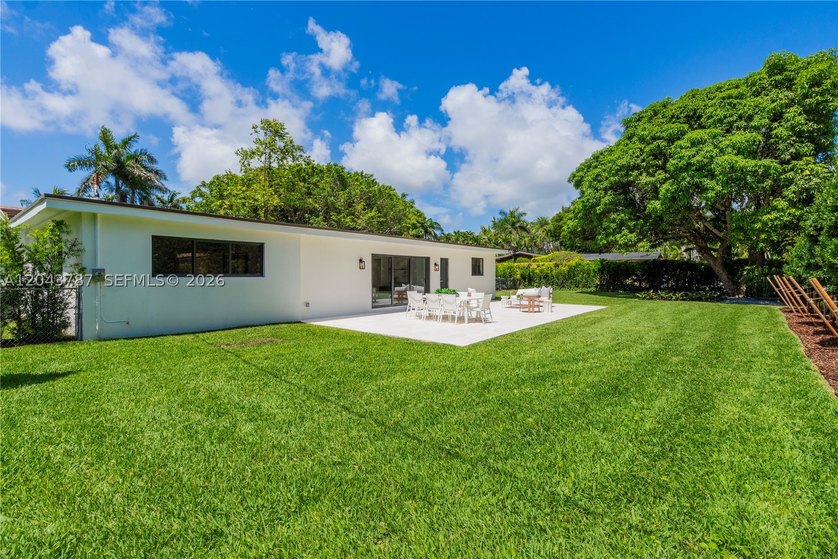 GARDEN GROVES - Residential