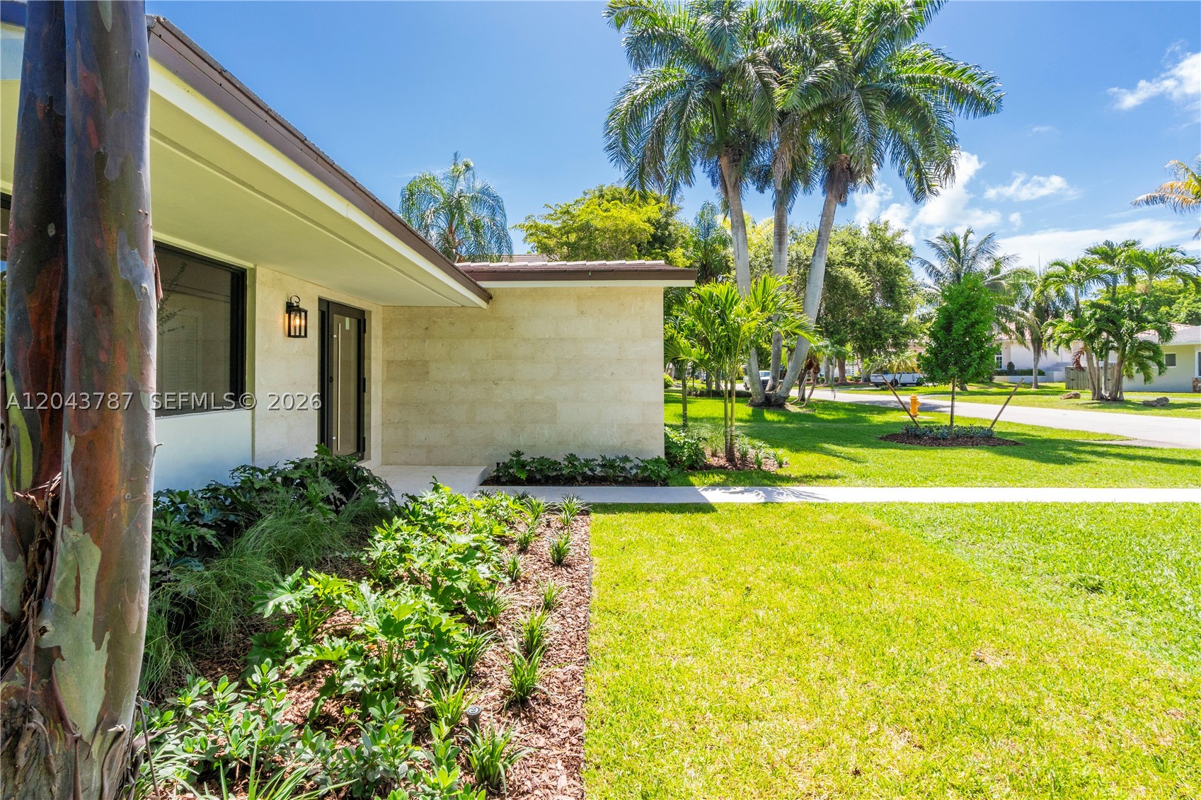 GARDEN GROVES - Residential